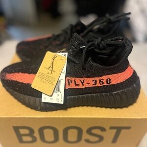 Yeezy boost 350 v2 red